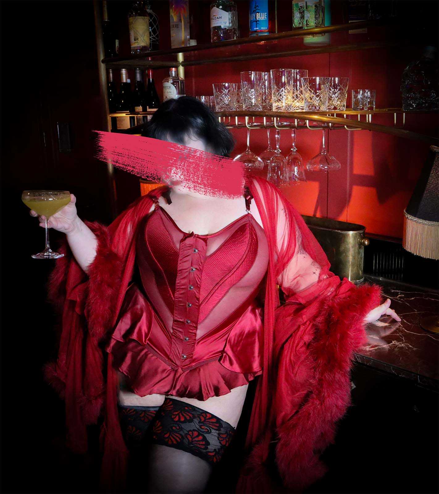 Winterwoods Busty London Escort